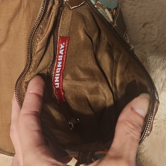 Unionbay Owl Clutch - Picture 9 of 13